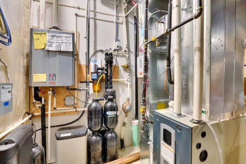 54 Calhoun Crescent Ne, Calgary, AB - Indoor Photo Showing Basement