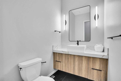 54 Calhoun Crescent Ne, Calgary, AB - Indoor Photo Showing Bathroom