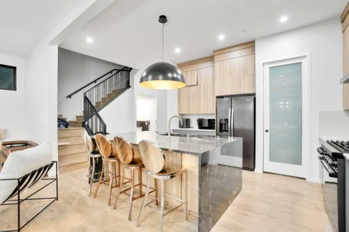 54 Calhoun Crescent Ne, Calgary, AB - Indoor Photo Showing Kitchen With Upgraded Kitchen