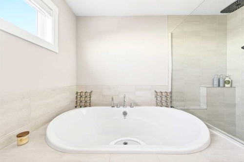 13 Cranbrook Close Se, Calgary, AB - Indoor Photo Showing Bathroom
