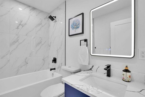 52 Franklin Drive Se, Calgary, AB - Indoor Photo Showing Bathroom
