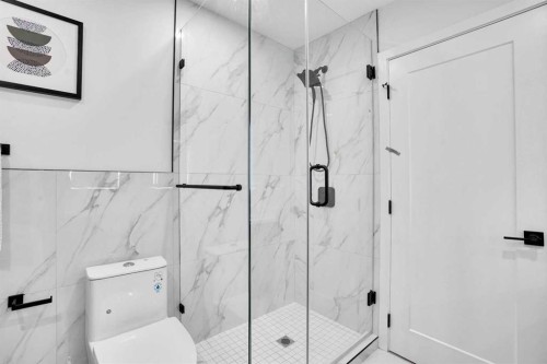 52 Franklin Drive Se, Calgary, AB - Indoor Photo Showing Bathroom