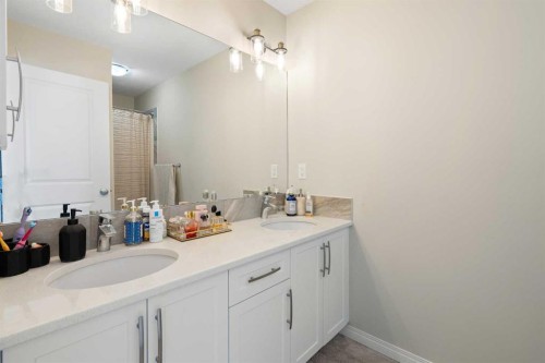 171 Chelsea Road, Chestermere, AB - Indoor Photo Showing Bathroom