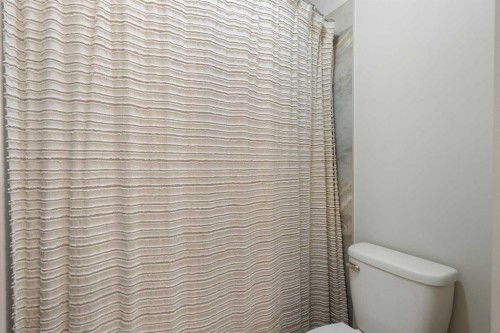 171 Chelsea Road, Chestermere, AB - Indoor Photo Showing Bathroom
