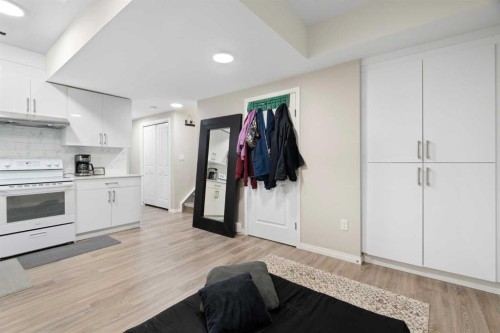 171 Chelsea Road, Chestermere, AB - Indoor Photo Showing Kitchen