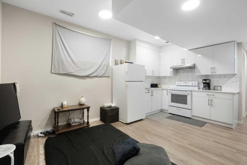 171 Chelsea Road, Chestermere, AB - Indoor Photo Showing Kitchen
