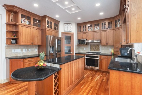 401 Marina Drive, Chestermere, AB - Indoor Photo Showing Kitchen