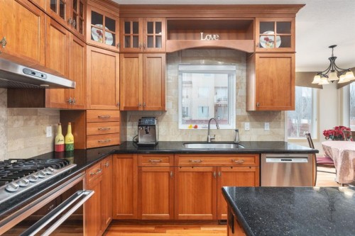 401 Marina Drive, Chestermere, AB - Indoor Photo Showing Kitchen