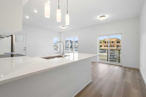 54-2117 81St Street Sw, Calgary, AB - Indoor Photo Showing Kitchen