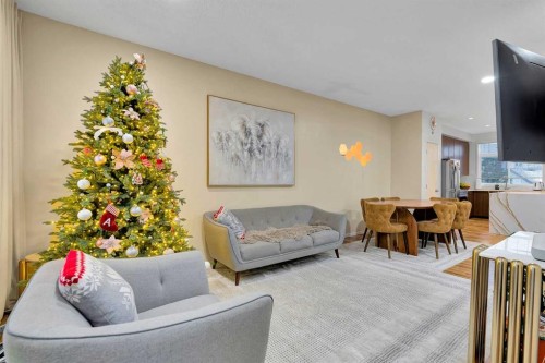 300 Copperstone Cove Se, Calgary, AB - Indoor Photo Showing Living Room