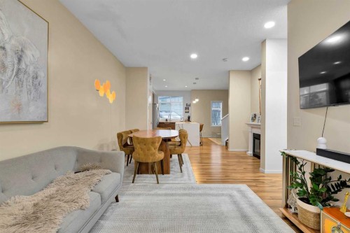 300 Copperstone Cove Se, Calgary, AB - Indoor