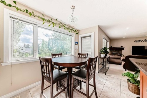 146 Scenic View Close, Calgary, AB - Indoor Photo Showing Dining Room