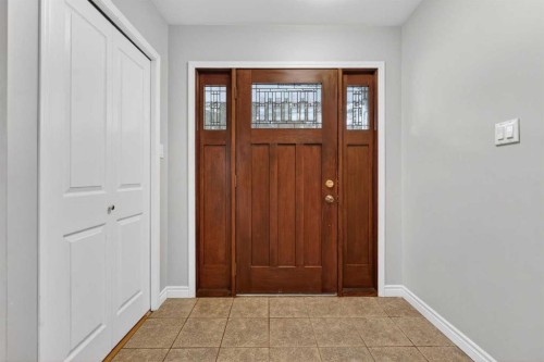 8416 7 Street Sw, Calgary, AB - Indoor Photo Showing Other Room