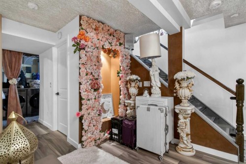 44 Applecroft Road Se, Calgary, AB - Indoor