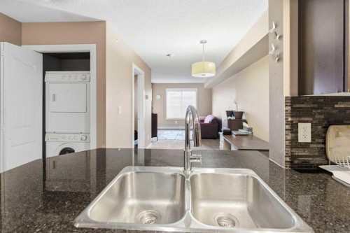 413-7110 80 Avenue Ne, Calgary, AB - Indoor