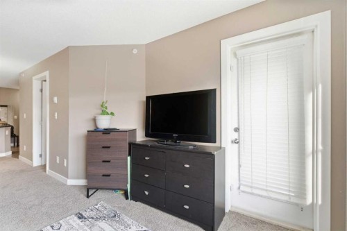 413-7110 80 Avenue Ne, Calgary, AB - Indoor Photo Showing Other Room