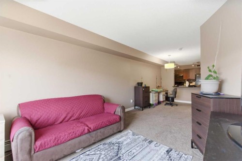 413-7110 80 Avenue Ne, Calgary, AB - Indoor