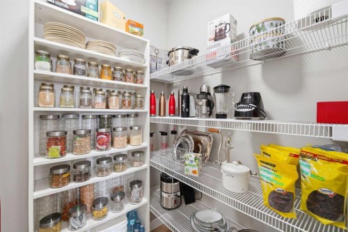 101 Ranch Rise, Strathmore, AB - Indoor With Storage