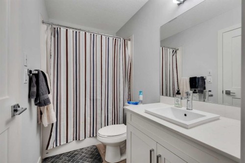 104-30 Sage Hill Walk Nw, Calgary, AB - Indoor Photo Showing Bathroom