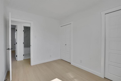 708 Sacramento Place Sw, Calgary, AB - Indoor Photo Showing Other Room