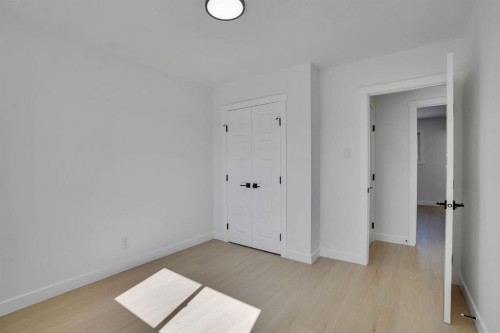 708 Sacramento Place Sw, Calgary, AB - Indoor Photo Showing Other Room