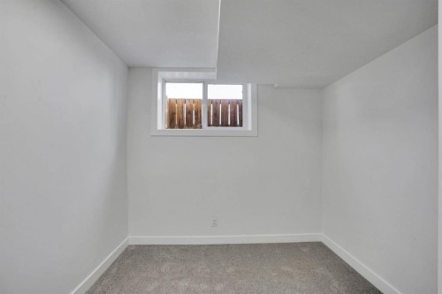 708 Sacramento Place Sw, Calgary, AB - Indoor Photo Showing Other Room