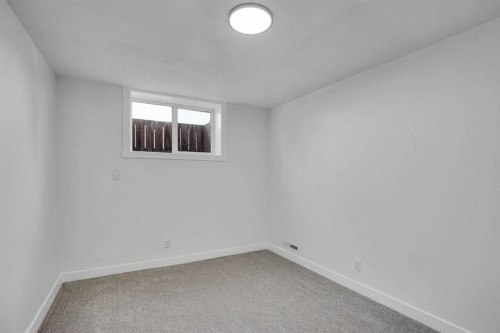 708 Sacramento Place Sw, Calgary, AB - Indoor Photo Showing Other Room