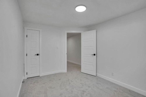 708 Sacramento Place Sw, Calgary, AB - Indoor Photo Showing Other Room