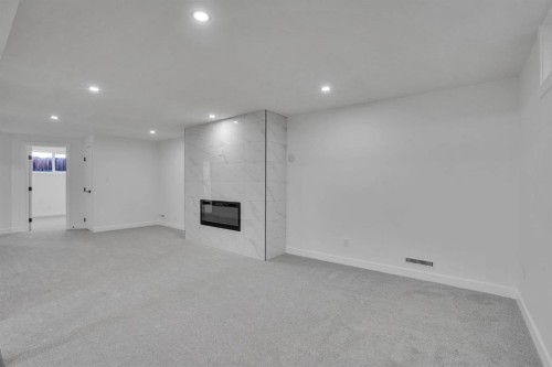 708 Sacramento Place Sw, Calgary, AB - Indoor