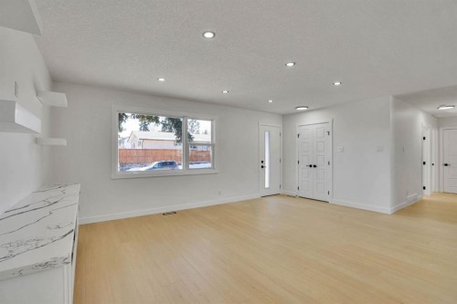 708 Sacramento Place Sw, Calgary, AB - Indoor Photo Showing Other Room