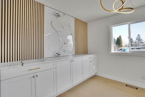 708 Sacramento Place Sw, Calgary, AB - Indoor Photo Showing Other Room