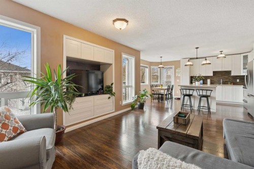 107 Downey Place, Okotoks, AB - Indoor Photo Showing Living Room