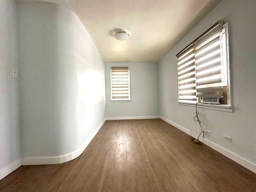 1101 22 Avenue Nw, Calgary, AB - Indoor Photo Showing Other Room