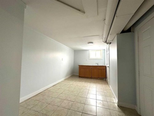 1101 22 Avenue Nw, Calgary, AB - Indoor