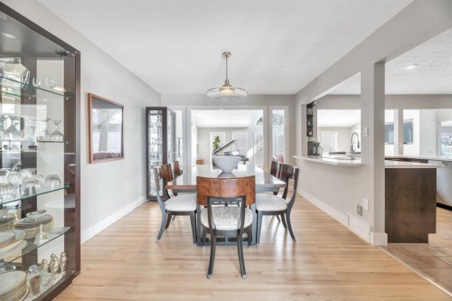 788 Parkridge Drive Se, Calgary, AB - Indoor Photo Showing Dining Room