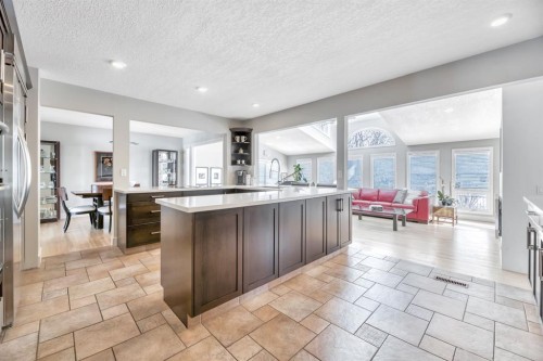 788 Parkridge Drive Se, Calgary, AB - Indoor Photo Showing Kitchen