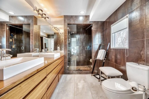 788 Parkridge Drive Se, Calgary, AB - Indoor Photo Showing Bathroom