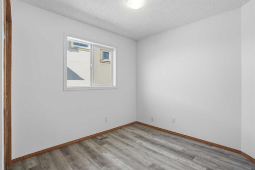 523 Martindale Drive Ne, Calgary, AB - Indoor Photo Showing Other Room