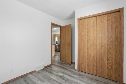 523 Martindale Drive Ne, Calgary, AB - Indoor Photo Showing Other Room