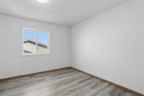 523 Martindale Drive Ne, Calgary, AB - Indoor Photo Showing Other Room