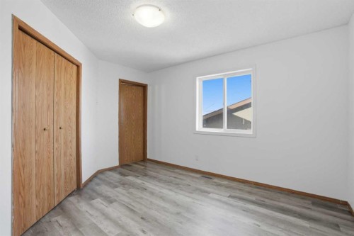 523 Martindale Drive Ne, Calgary, AB - Indoor Photo Showing Other Room