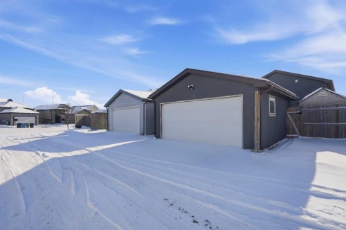 523 Martindale Drive Ne, Calgary, AB - Outdoor With Exterior