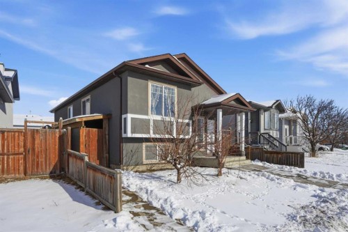 523 Martindale Drive Ne, Calgary, AB - Outdoor