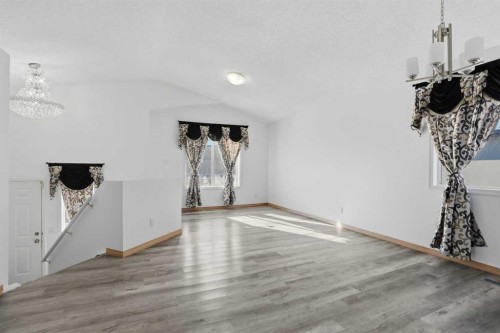 523 Martindale Drive Ne, Calgary, AB - Indoor Photo Showing Other Room