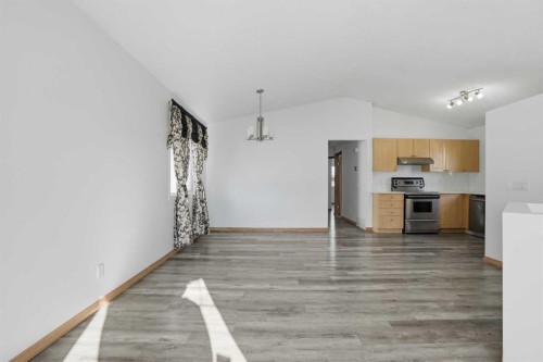 523 Martindale Drive Ne, Calgary, AB - Indoor Photo Showing Kitchen