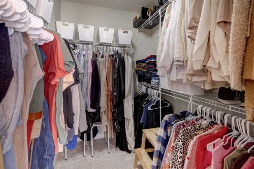 213 Kingsmere Cove Se, Airdrie, AB - Indoor With Storage