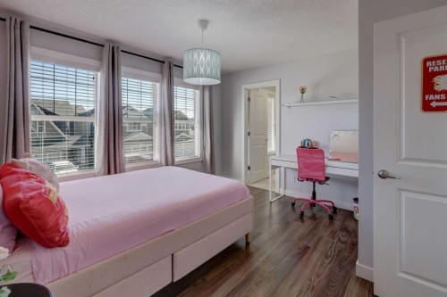 213 Kingsmere Cove Se, Airdrie, AB - Indoor Photo Showing Bedroom