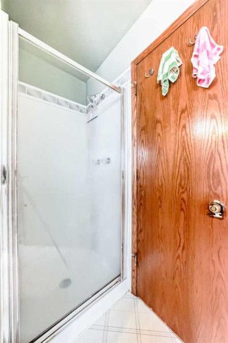 49 Applewood Court Se, Calgary, AB - Indoor