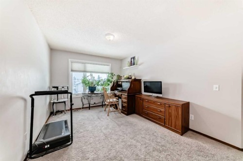 49 Applewood Court Se, Calgary, AB - Indoor