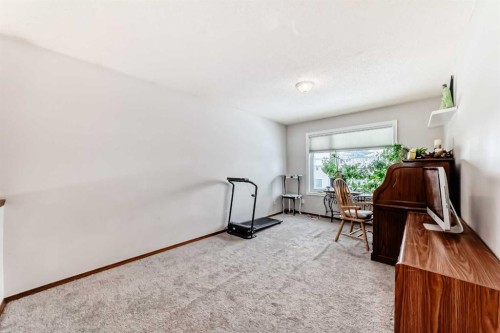 49 Applewood Court Se, Calgary, AB - Indoor Photo Showing Other Room